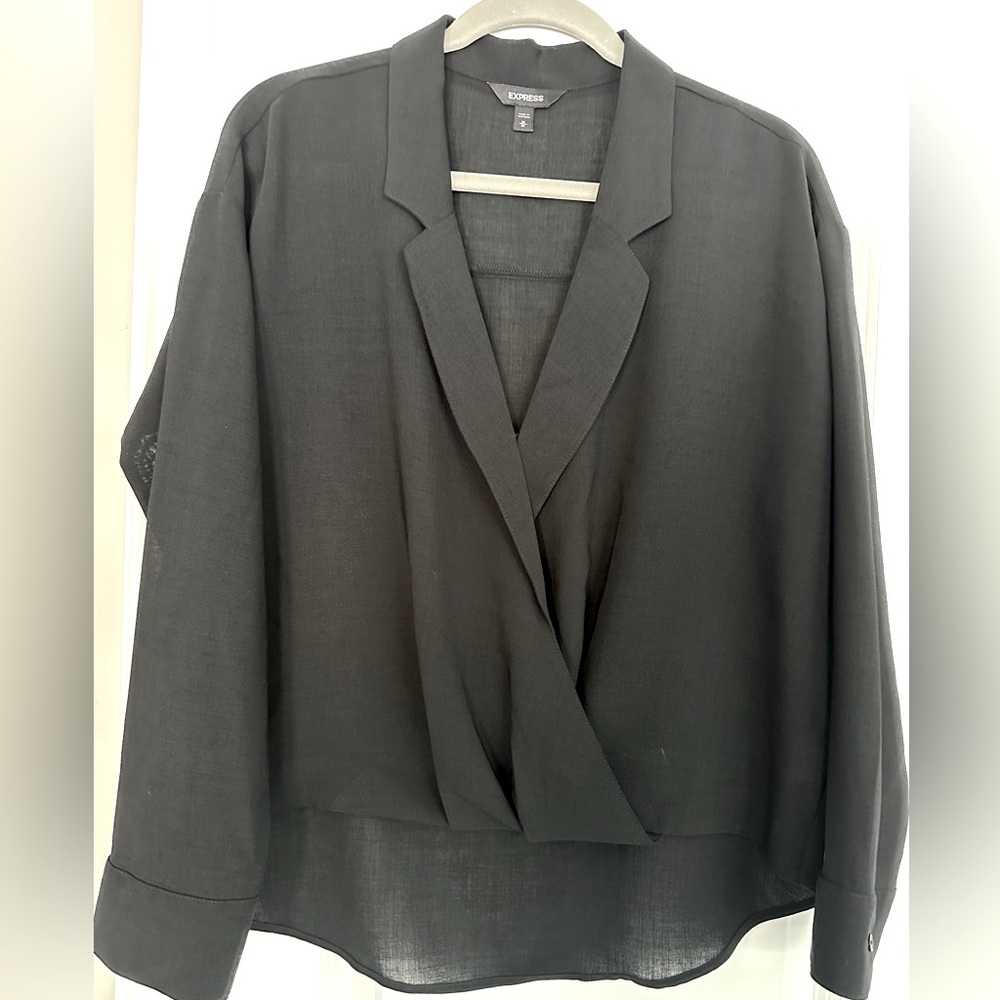 Express Women’s Shirt Long Sleeve with Longer Back. Black Size: M
